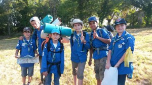 Par équipe, les jeunes partent 2 jours en randonnée.